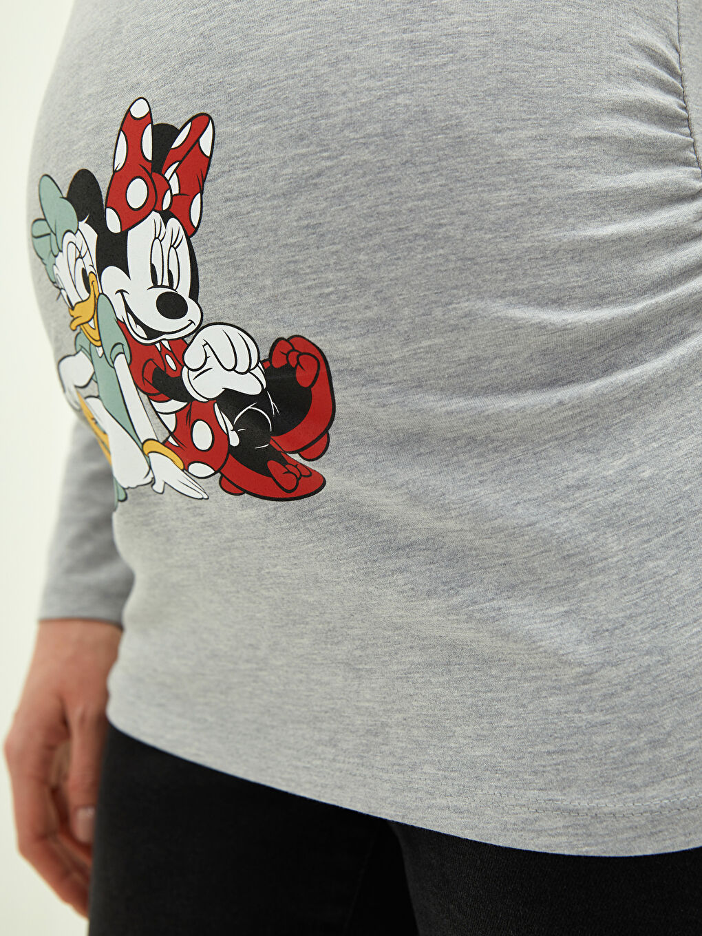 LCWAIKIKI Maternity Gri Melanj Bisiklet Yaka Minnie Mouse Baskılı Uzun Kollu Hamile Tişört - 4