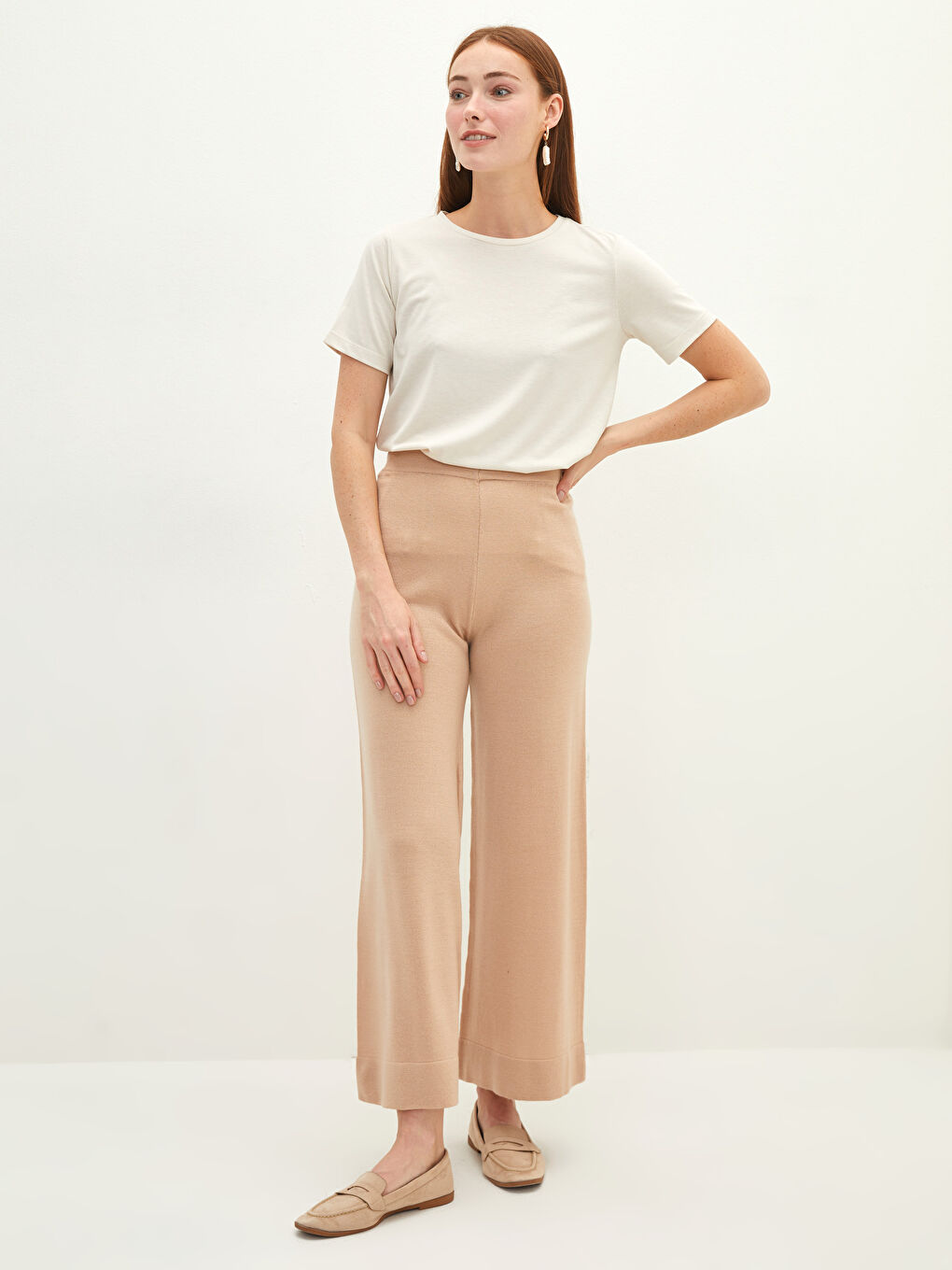 Gri Bisiklet Yaka Düz Kısa Kollu Kadın Tişört-2