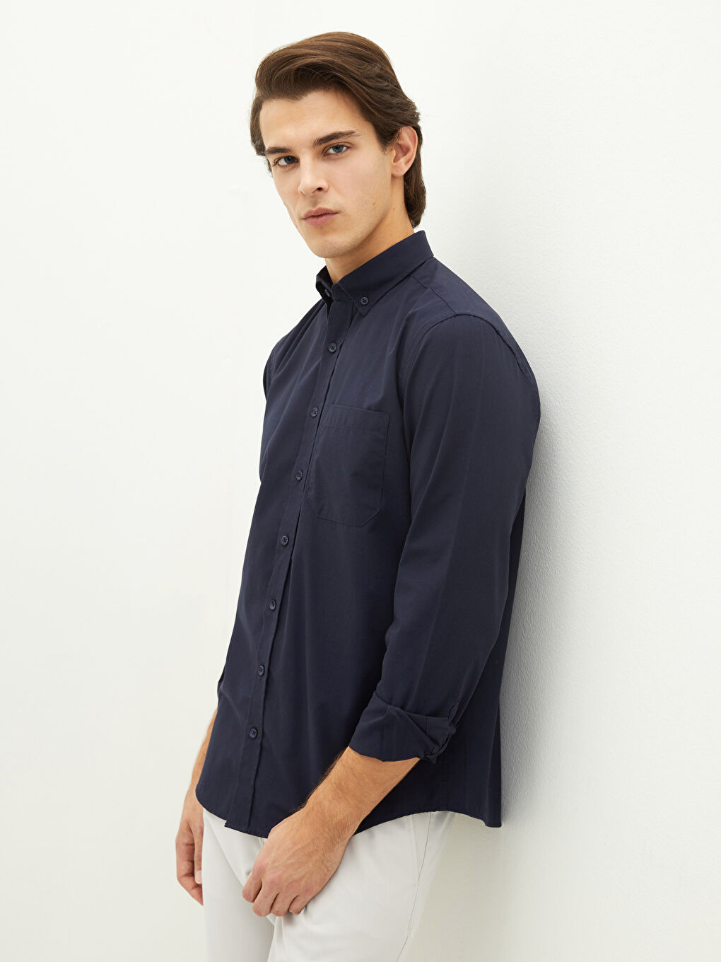 قميص قطني بأكمام طويلة بقصة عادية للرجال