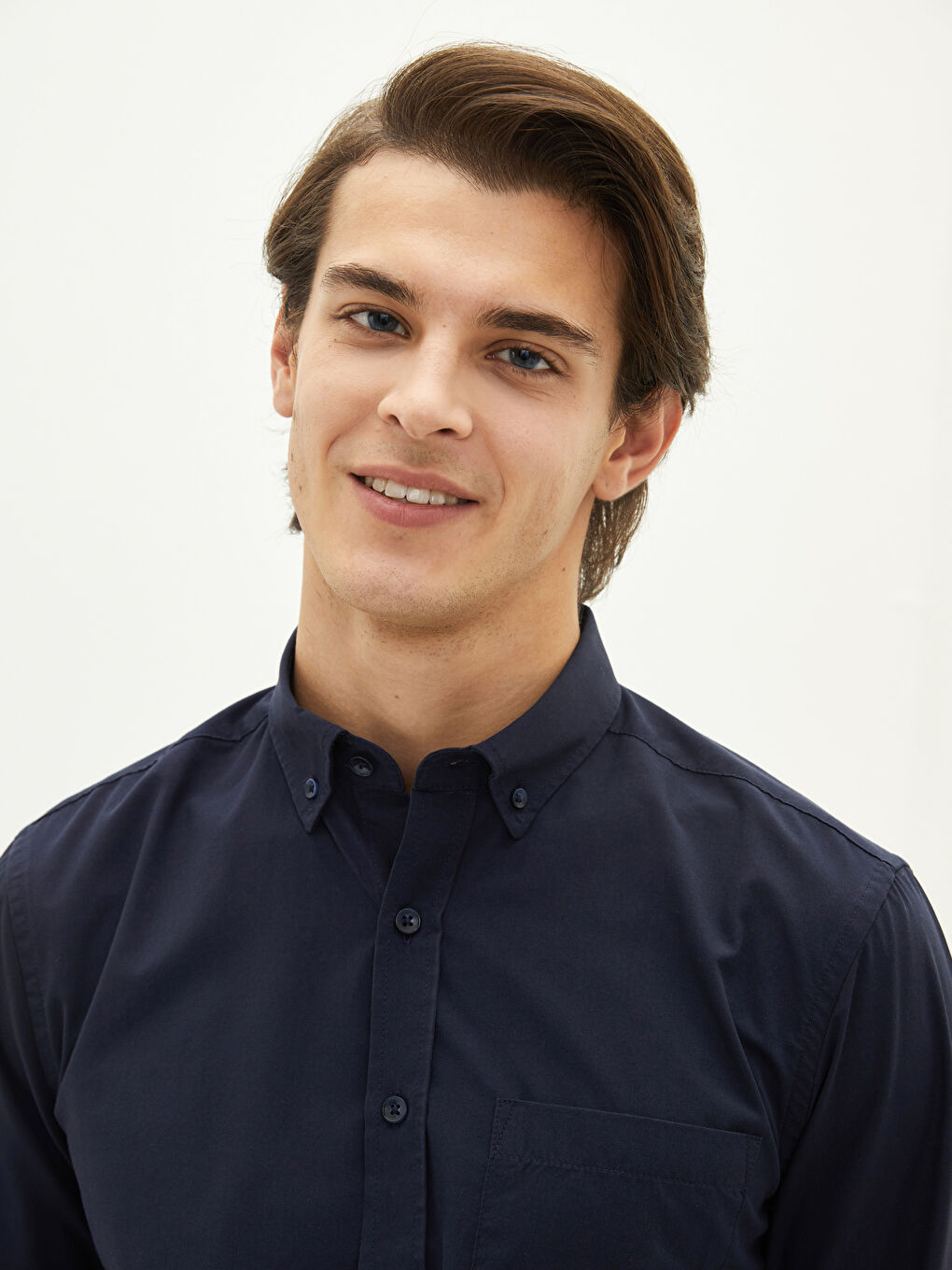 قميص قطني بأكمام طويلة بقصة عادية للرجال-3