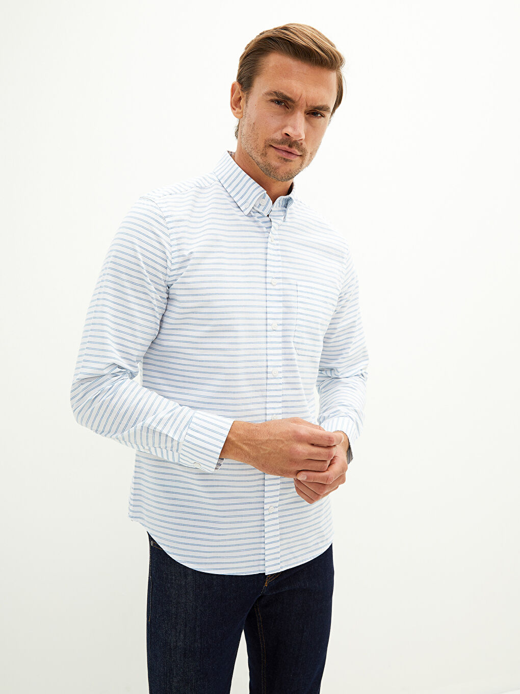 قميص قطني بأكمام طويلة بقصة عادية للرجال