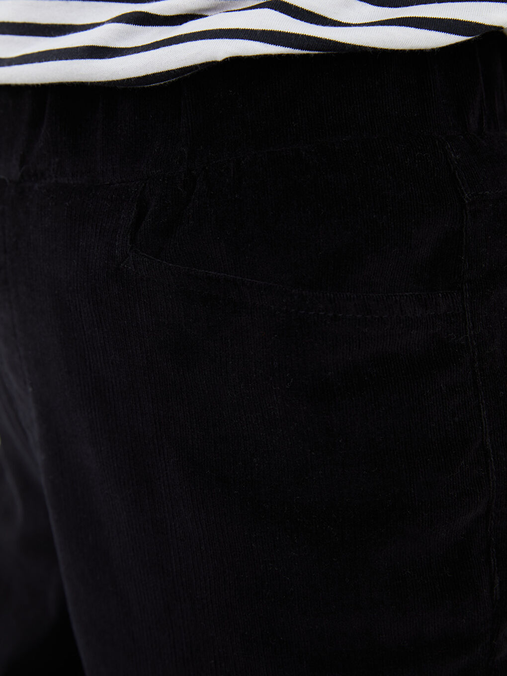 Samt-Hose für Damen mit Schlanker Passform und Elastischem Bund-3