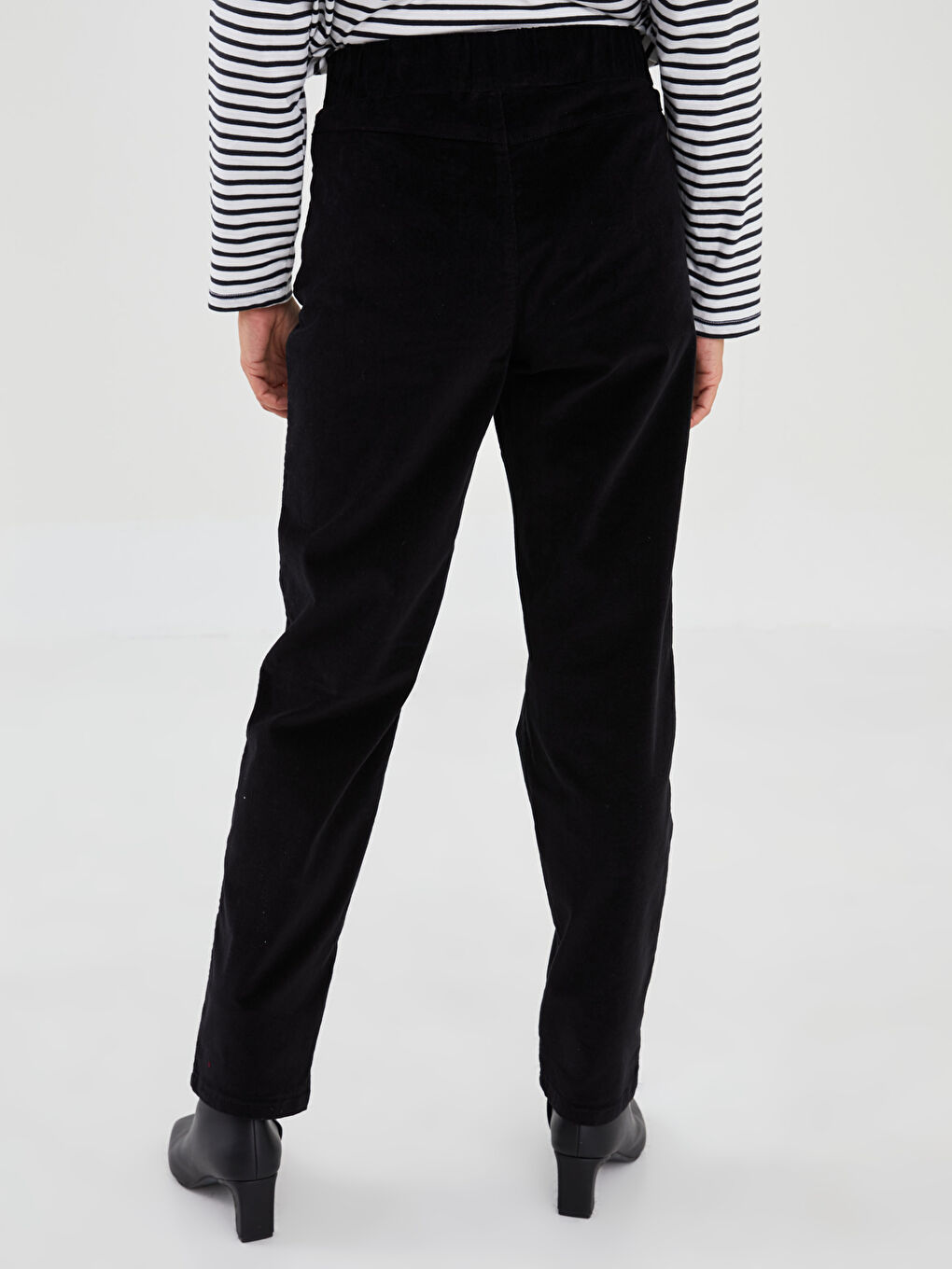 Samt-Hose für Damen mit Schlanker Passform und Elastischem Bund-4