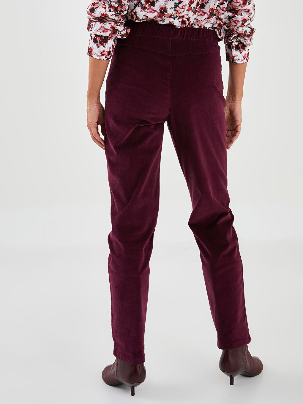 Samt-Hose für Damen mit Schlanker Passform und Elastischem Bund-5
