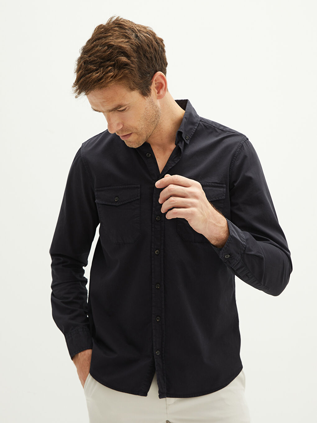 قميص رجالي كم طويل بقصة عادية من قماش الجبردين