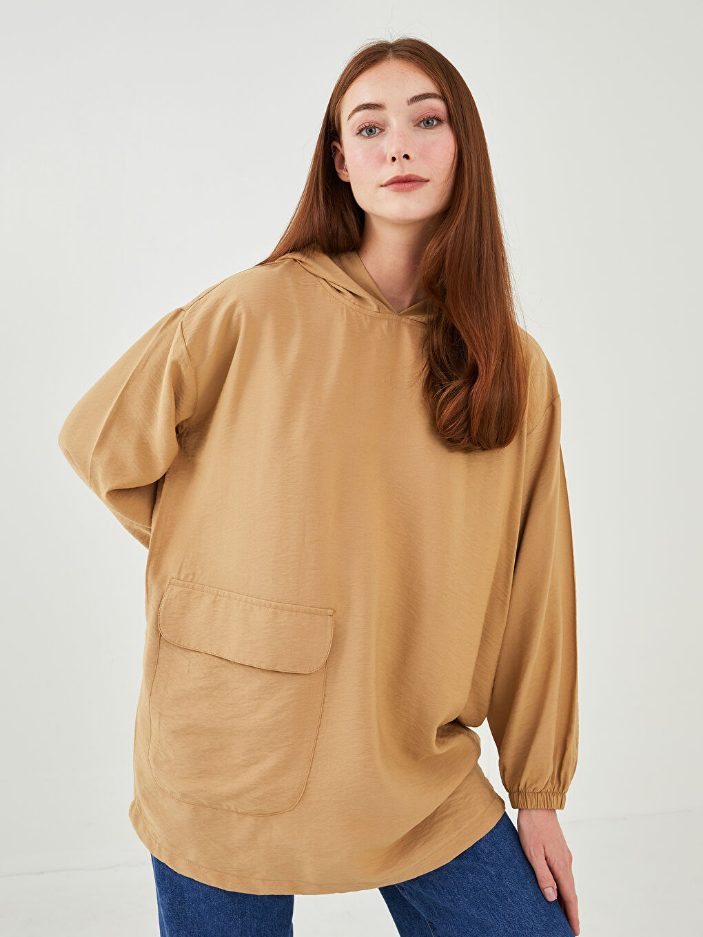 Tunique Femme à Capuche Manches Longues en Tissu Crêpe