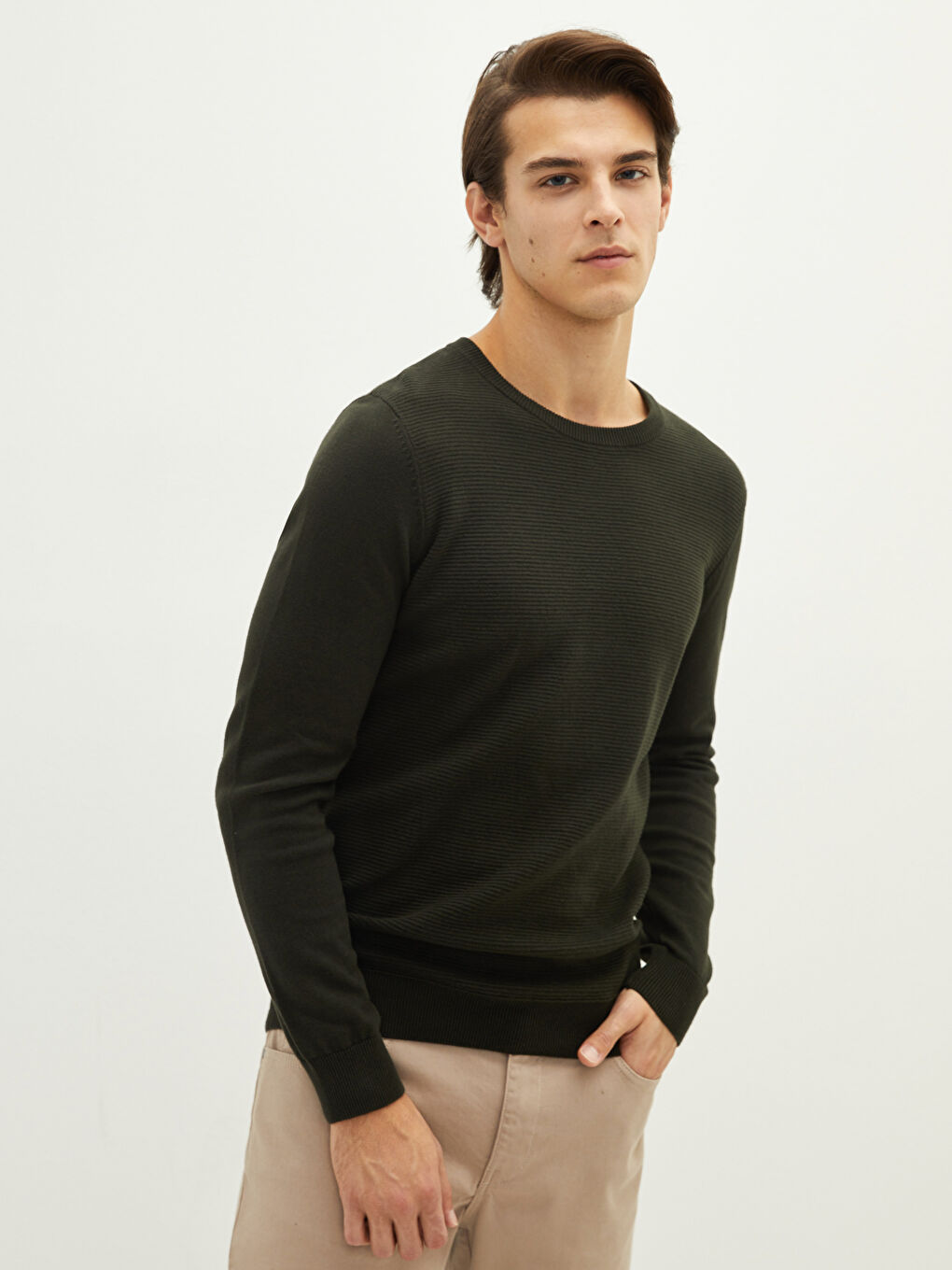 Ерлерге арналған трикотаж ұзын жеңді дөңгелек жағалы жемпір-1