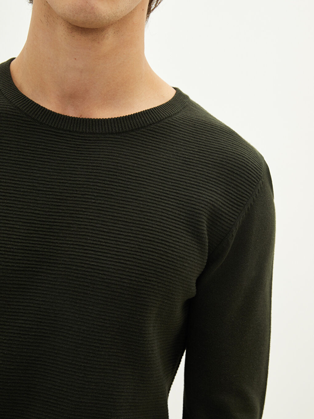 Ерлерге арналған трикотаж ұзын жеңді дөңгелек жағалы жемпір-3