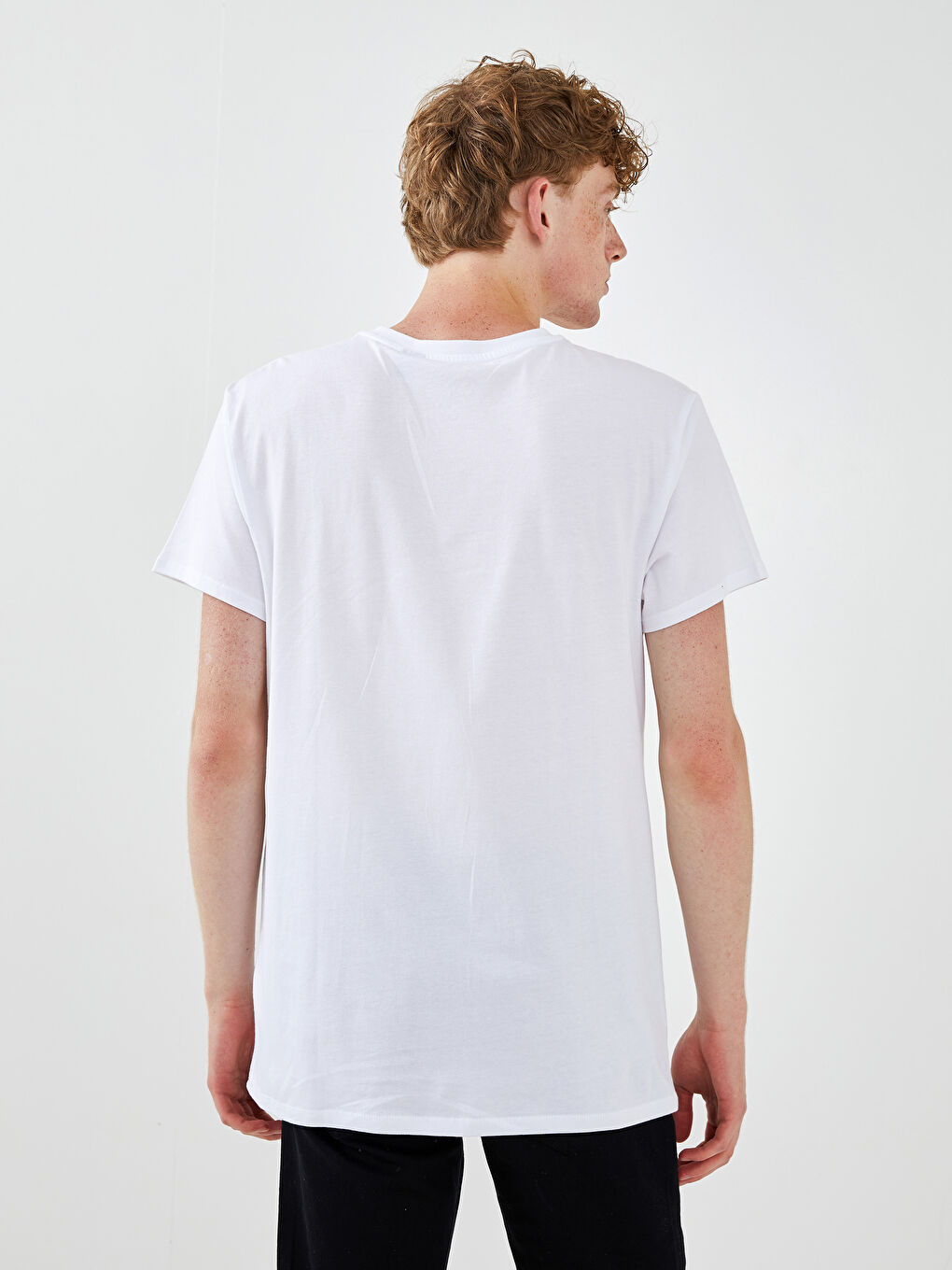 Beyaz Bisiklet Yaka Kısa Kollu Mickey Mouse Baskılı Penye Erkek Tişört-5