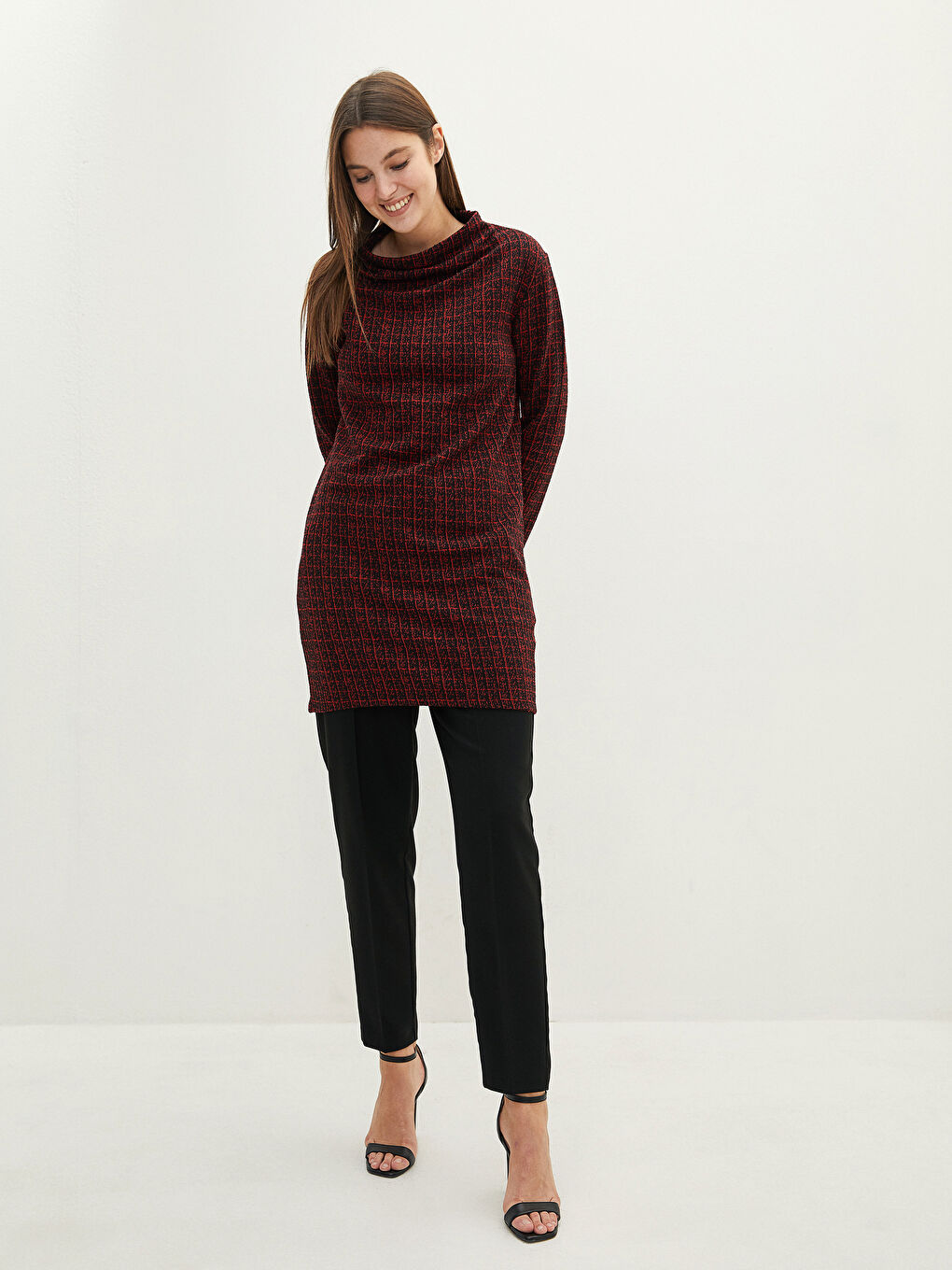 Kırmızı Degaje Yaka Ekose Uzun Kolu Kadın Tunik-4