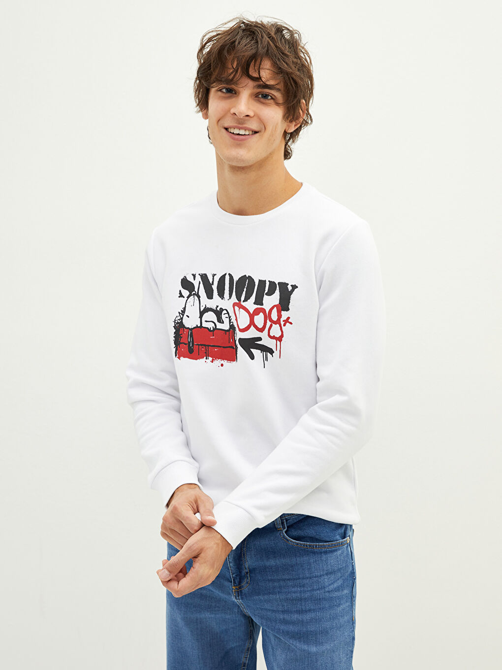 سويت شيرت تخين كم طويل مطبوع سنوبي بياقة دائرية للرجال