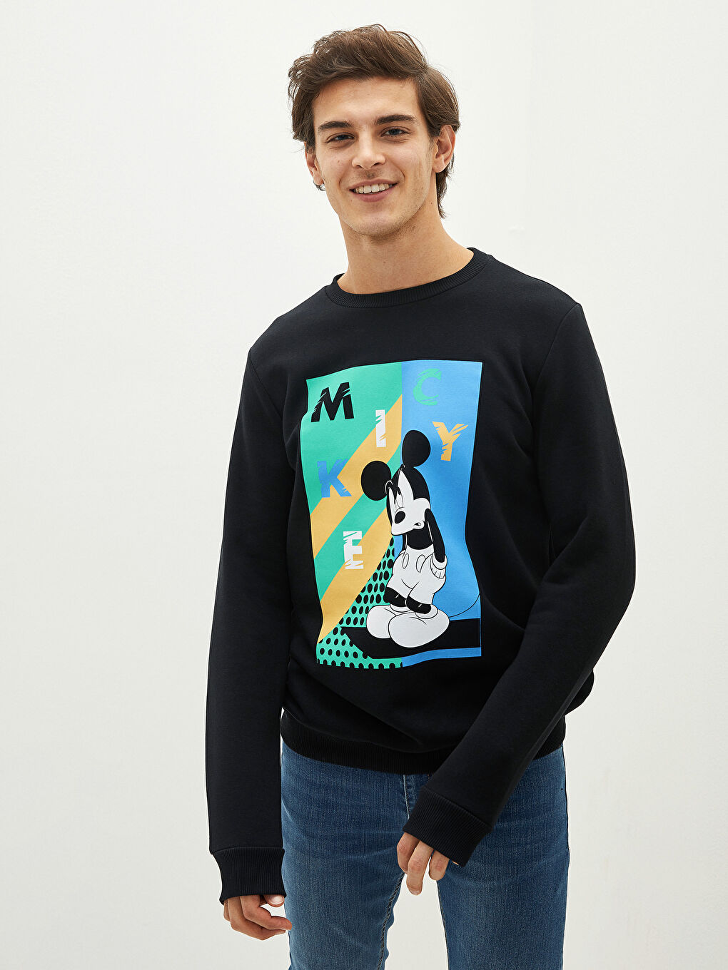 LCW Casual Yeni Siyah Bisiklet Yaka Uzun Kollu Mickey Mouse Baskılı Erkek Sweatshirt - 1