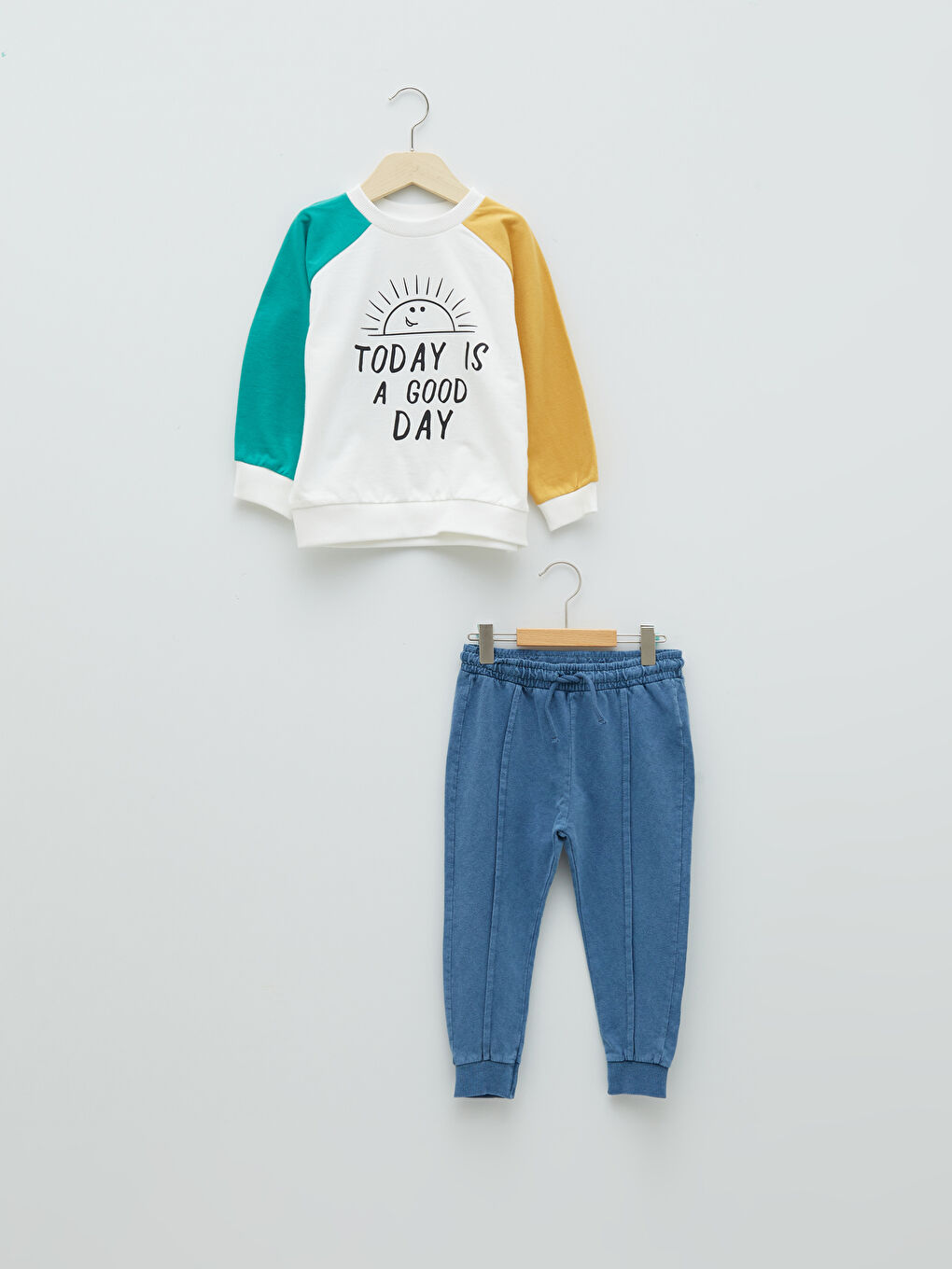 Ekru Bisiklet Yaka Uzun Kollu Baskılı Pamuklu Erkek Bebek Sweatshirt ve Pantolon 2'li Takım