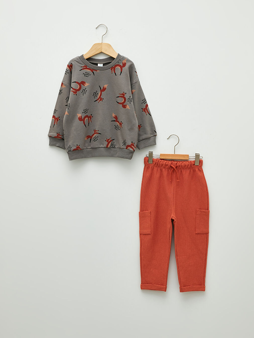 Gri Bisiklet Yaka Uzun Kollu Baskılı Erkek Bebek Sweatshirt ve Pantolon 2'li Takım-2