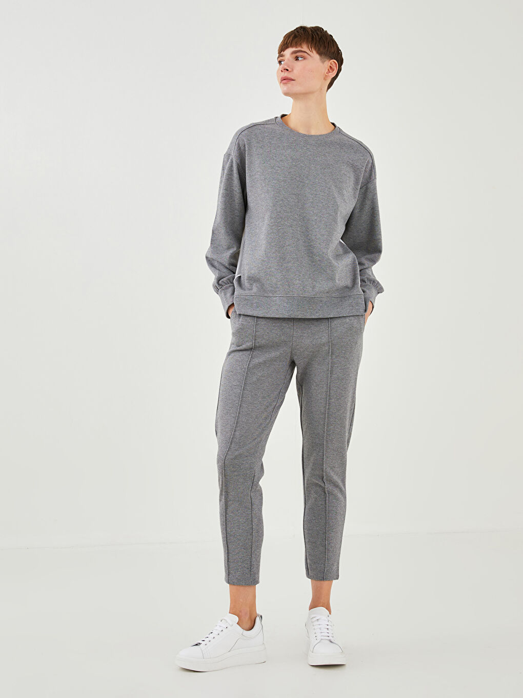 Crew Neck Plain Long Sleeve Women's Sweatshirt-3