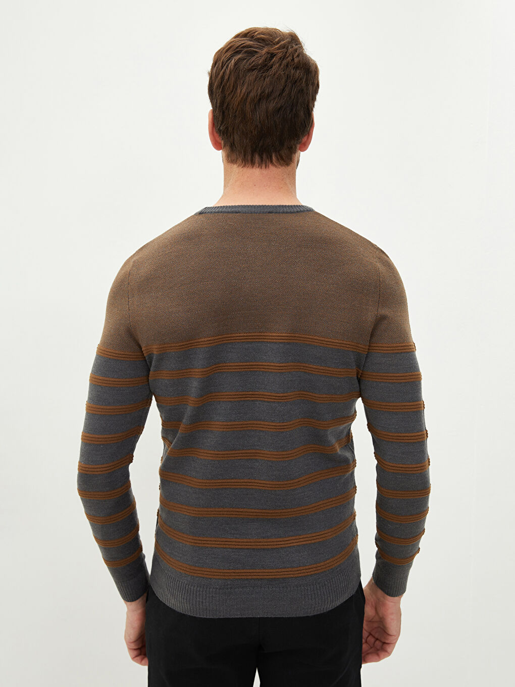 Ерлерге арналған трикотаж ұзын жеңді дөңгелек жағалы жемпір-4