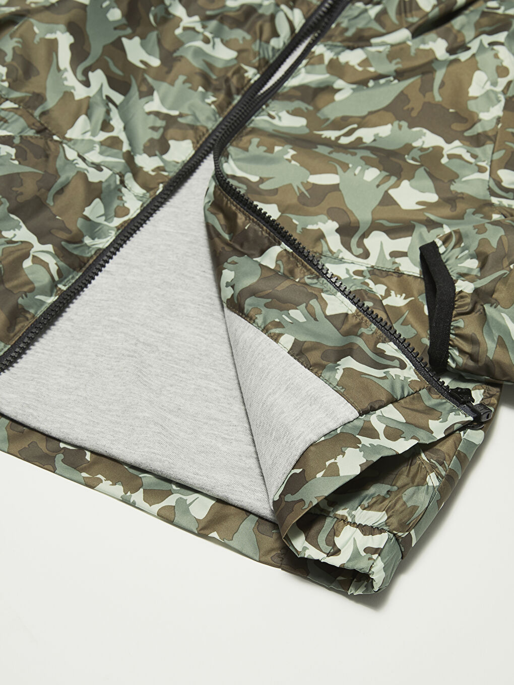 Haki Kapüşonlu Kamuflaj Desenli Erkek Çocuk Mont-2