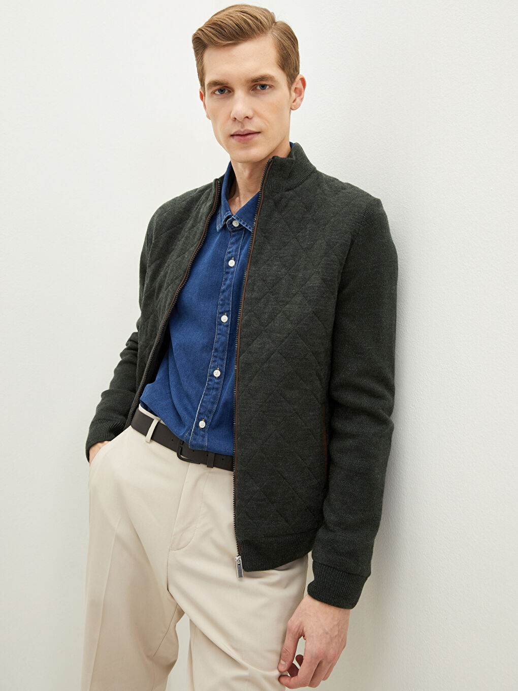 Cardigan en Tricot à Col Cheminée pour Hommes Coupe Régulière