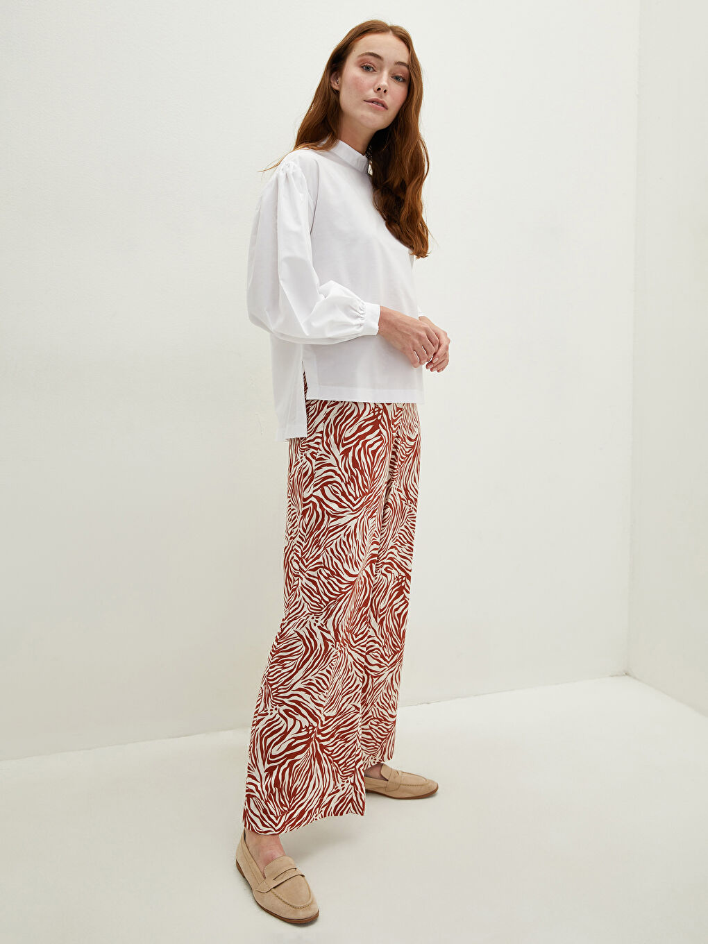 Beyaz Hakim Yaka Düz Uzun Kollu Poplin Kadın Bluz-2