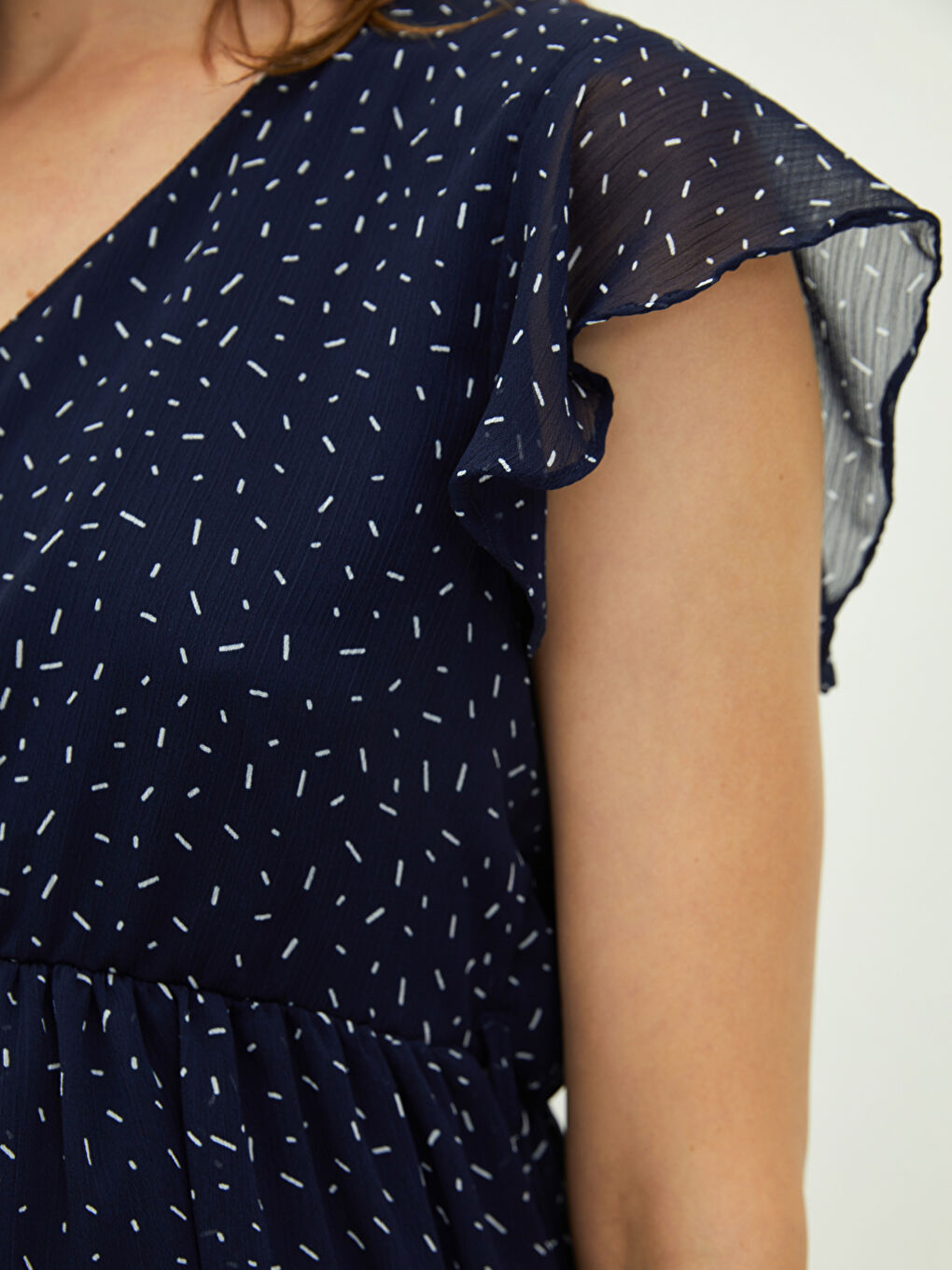 Lacivert V Yaka Desenli Kısa Kollu Şifon Hamile Elbise-3