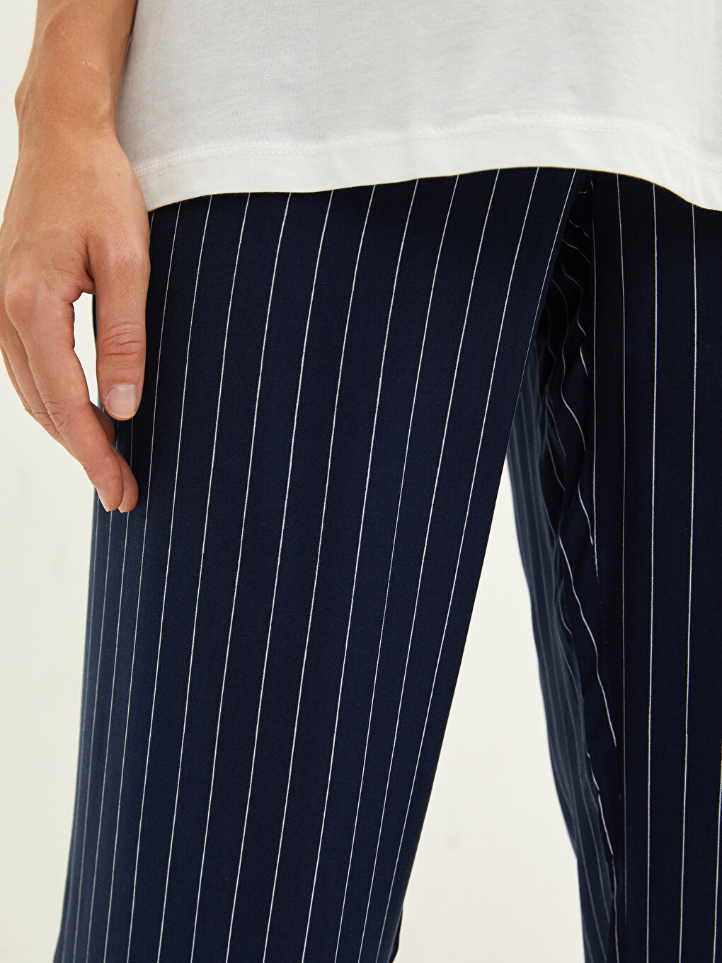 Ensemble de Pyjama Rayé à Manches Courtes et Col Rond pour Femmes-3