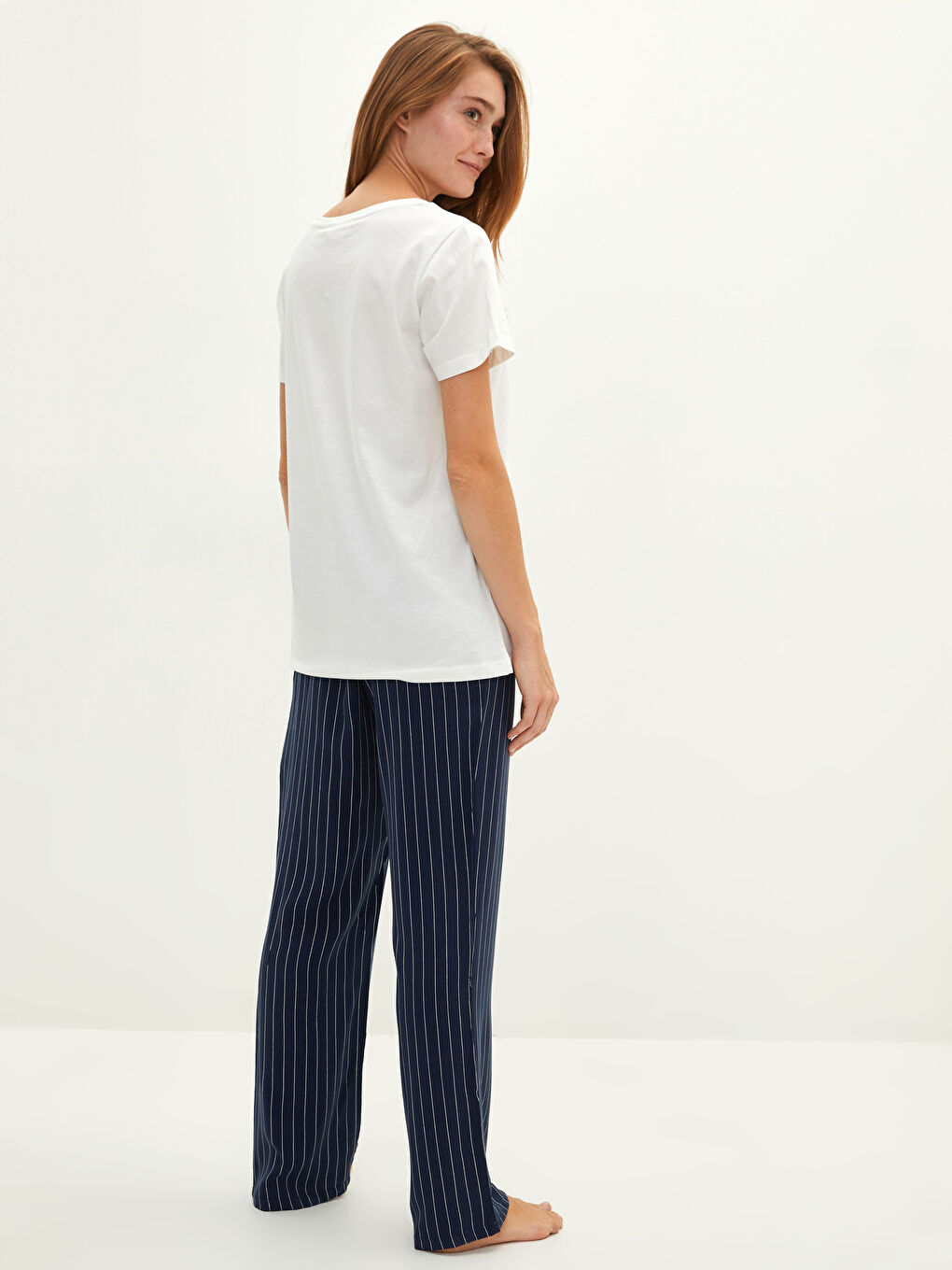 Ensemble de Pyjama Rayé à Manches Courtes et Col Rond pour Femmes-4