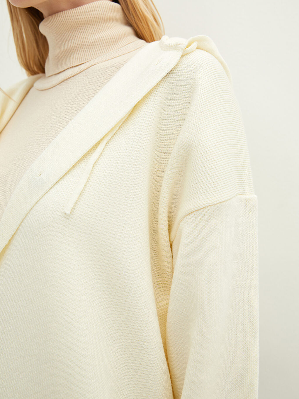 Bej Kapüşon Yaka Düz Uzun Kollu Kadın Triko Hırka-4