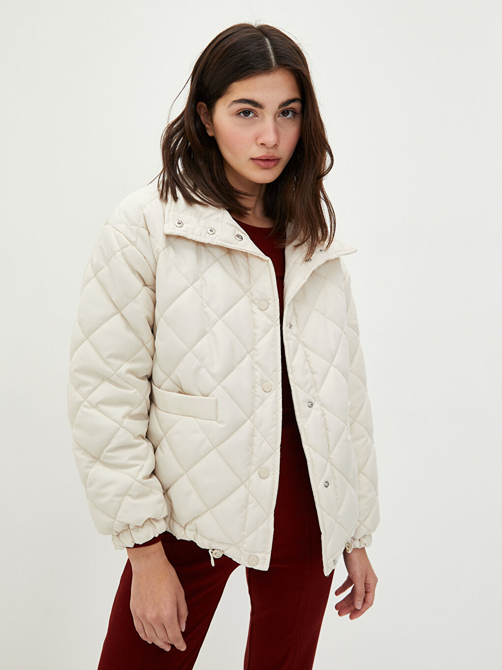 Bej Dik Yaka Kapitone Desenli Uzun Kollu İnce Kadın Şişme Mont