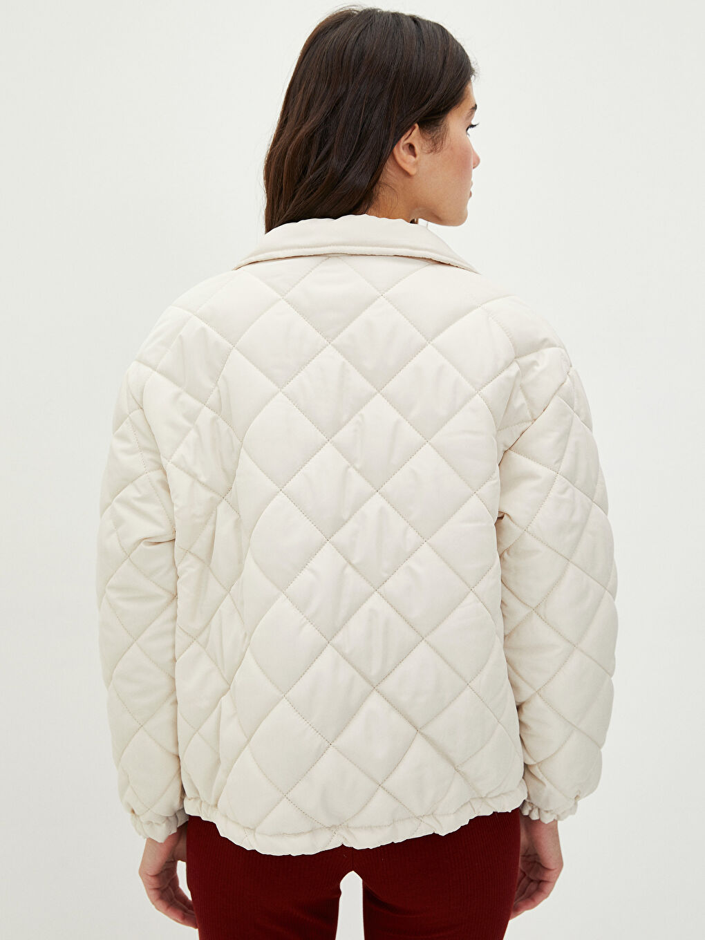 Bej Dik Yaka Kapitone Desenli Uzun Kollu İnce Kadın Şişme Mont-5