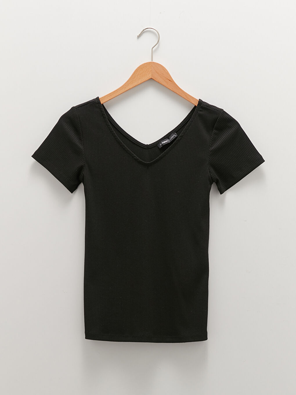 Siyah V Yaka Düz Kısa Kollu Kadın Tişört-5
