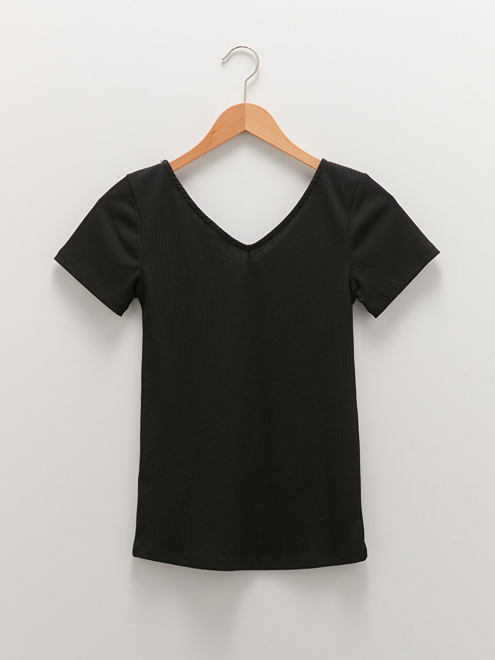 Siyah V Yaka Düz Kısa Kollu Kadın Tişört-6