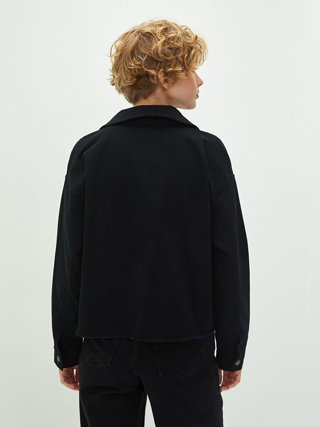 Siyah Gömlek Yaka Düz Uzun Kollu Cep Detaylı Poplin Kadın Ceket-5