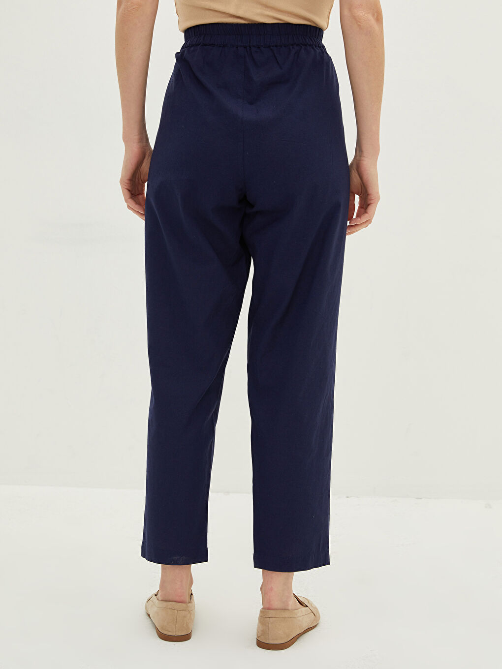 LCWAIKIKI Basic Women's Trousers with Elastic Waist and Tie Detail -W1FI25Z8-HSA
