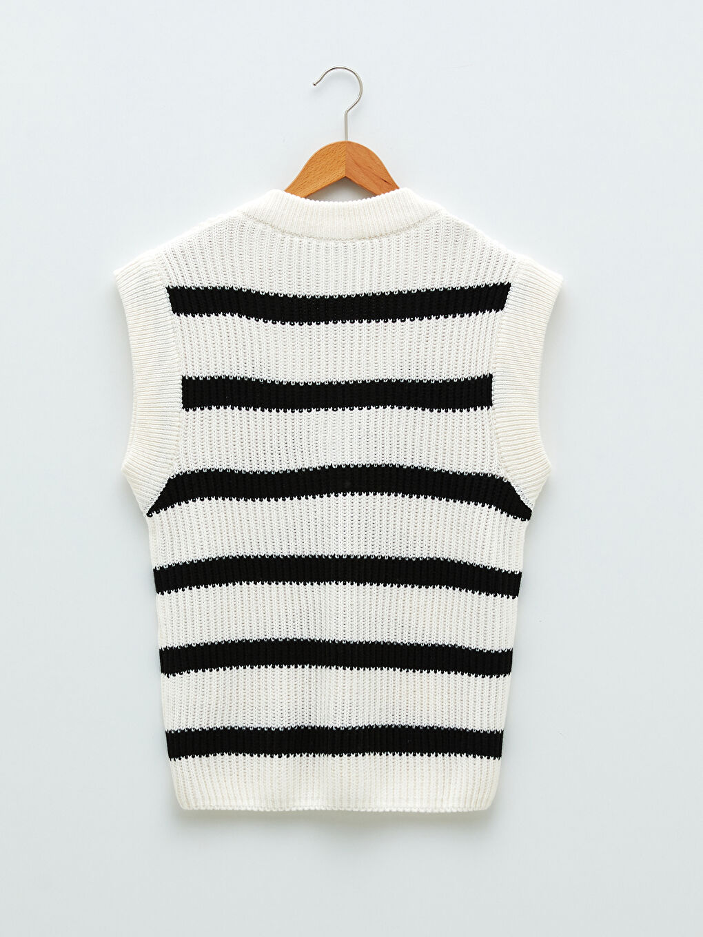 Siyah Kadın V Yaka Çizgili Kolsuz Triko Süveter-5