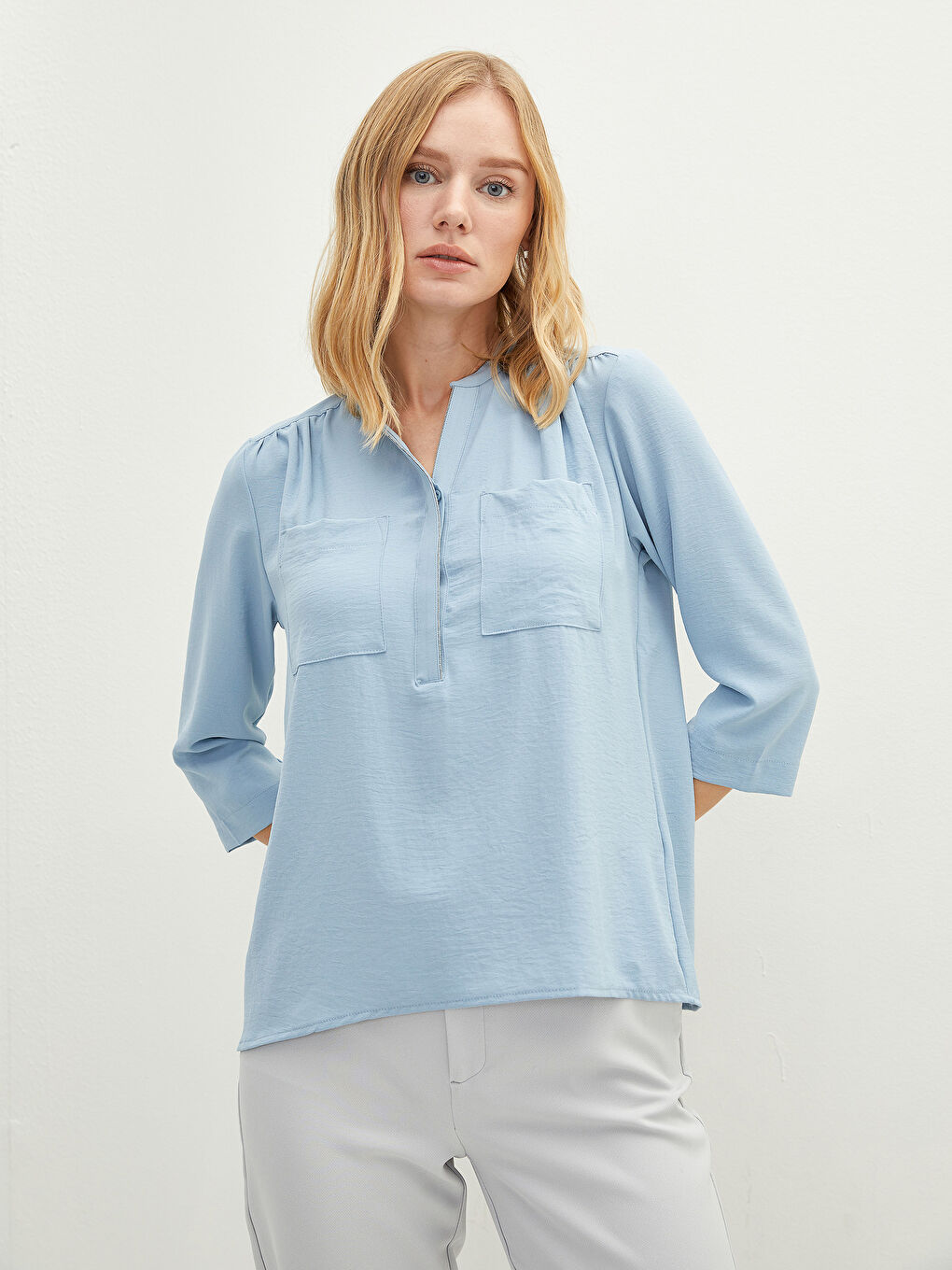 Blouse pour Femmes à Col Mao avec Détail de Poche-2