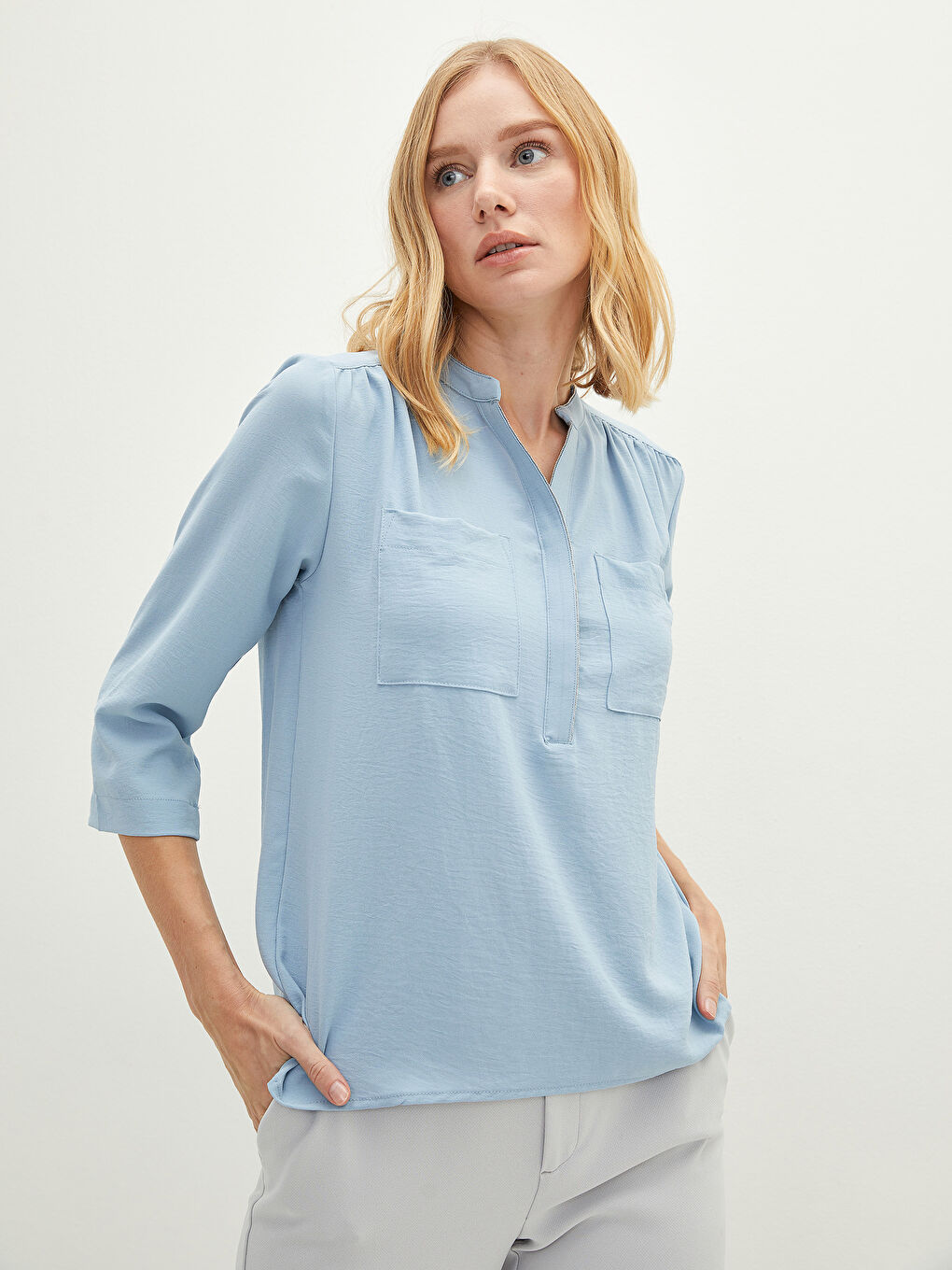 Blouse pour Femmes à Col Mao avec Détail de Poche-3