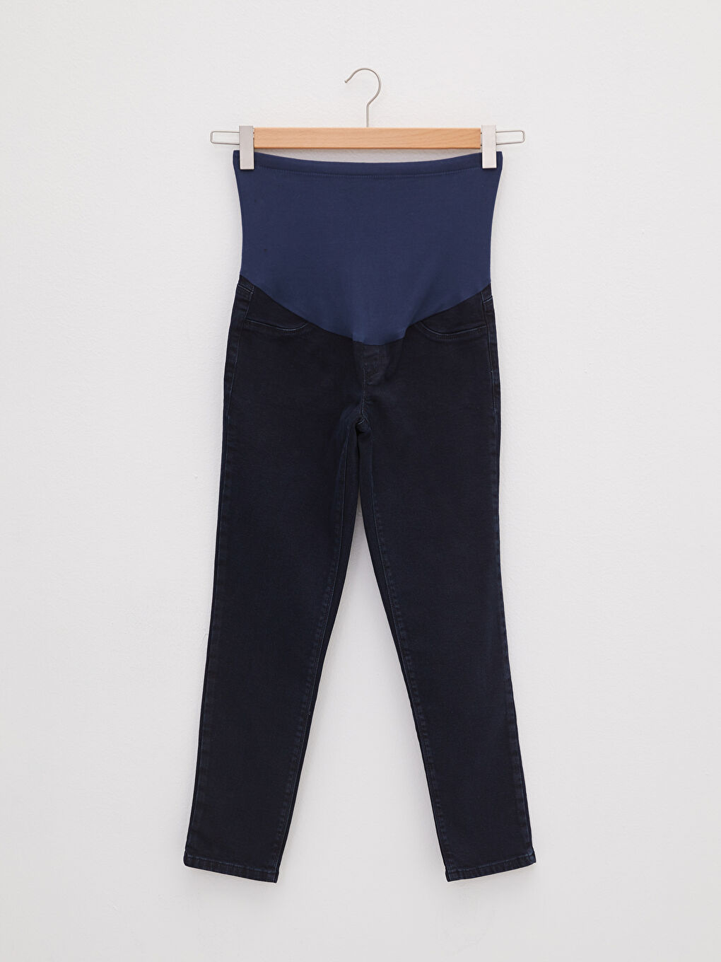 Tummy Paneled Slim Mom Straight Pocket Detailed Maternity Jeans-4