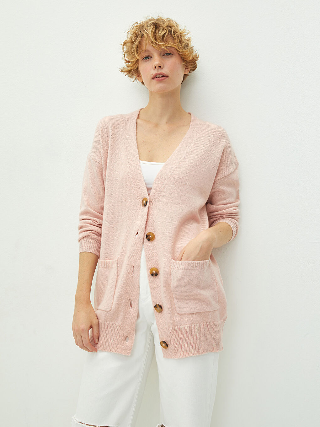 V-Neck Straight Long Sleeved Pocket Detailed Women's Knitwear Cardigan