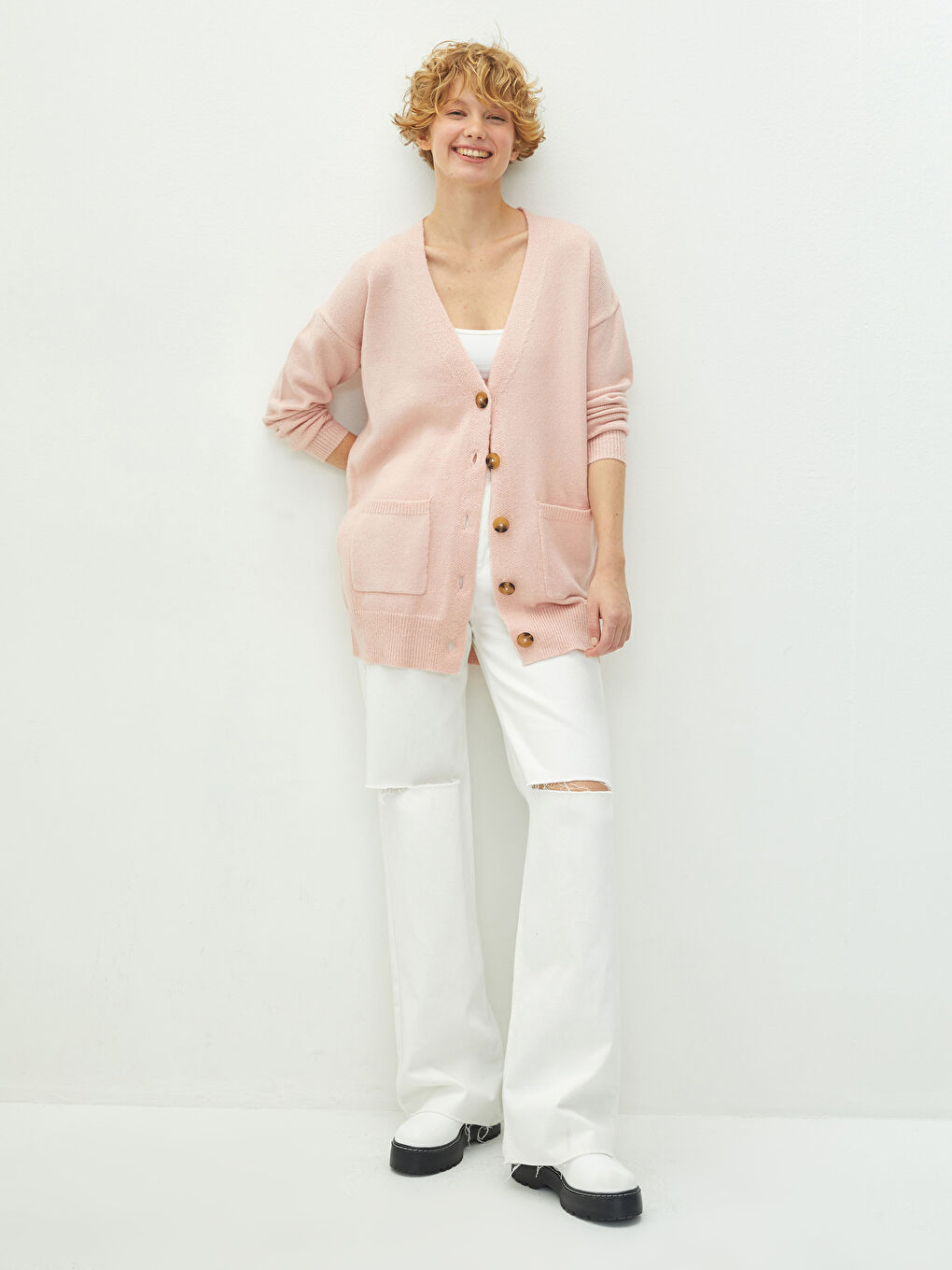 V-Neck Straight Long Sleeved Pocket Detailed Women's Knitwear Cardigan-4