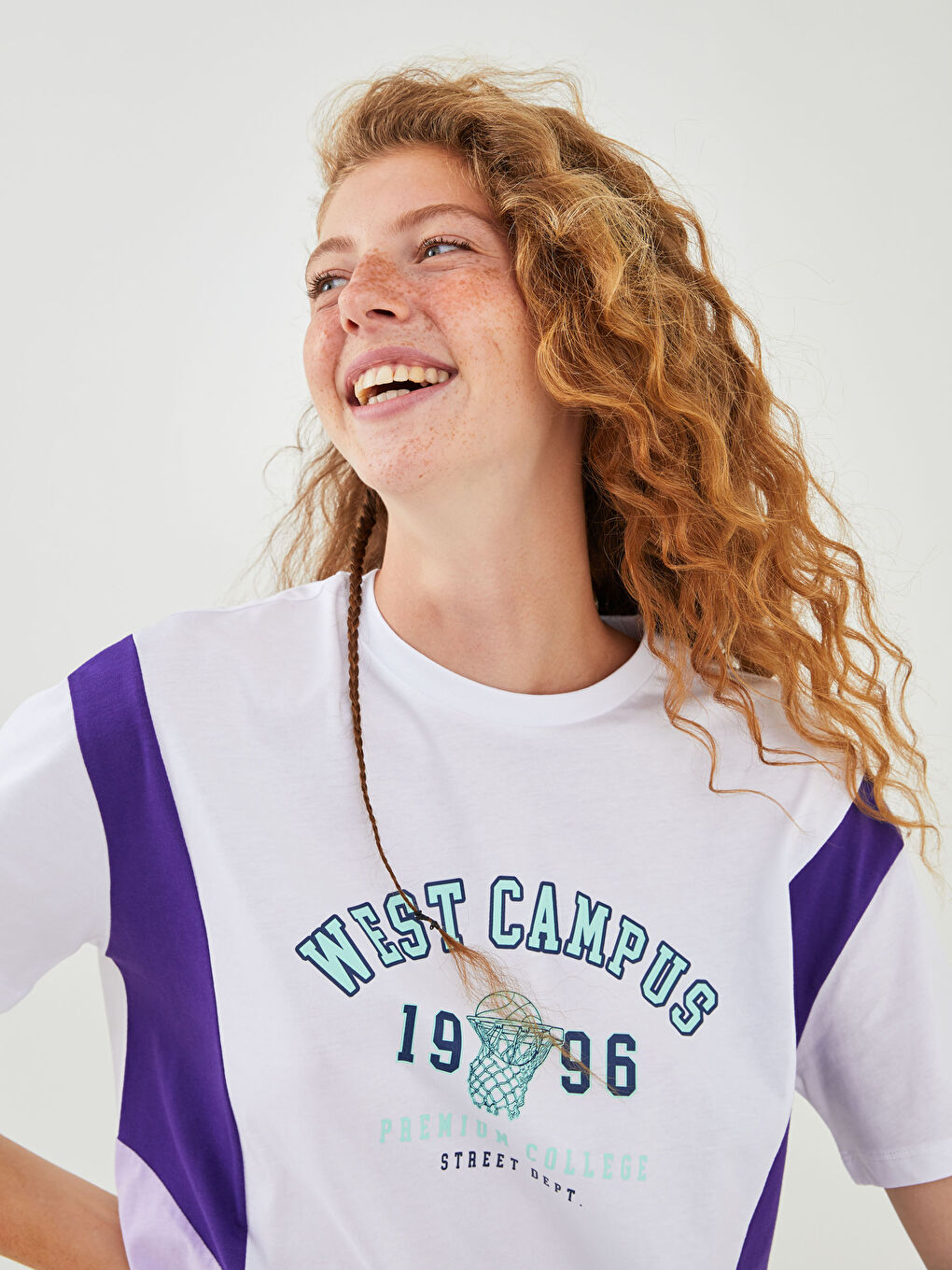 Beyaz Bisiklet Yaka Baskılı Kısa Kollu Pamuklu Kadın Tişört-5