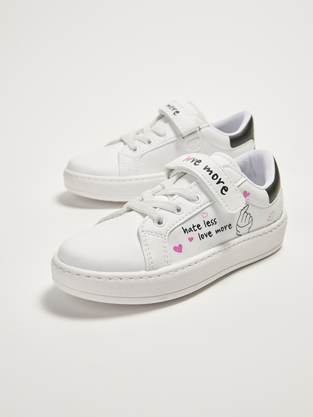 LCW STEPS Printed Hook and Loop Girls' Sneakers -W1FM34Z4-J5E