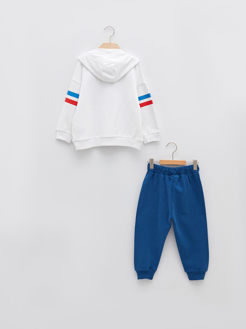 LCW baby Beyaz Kapüşonlu Uzun Kollu Nasa Baskılı Pamuklu Erkek Bebek Sweatshirt ve Jogger Pantolon 2'li Takım - 1