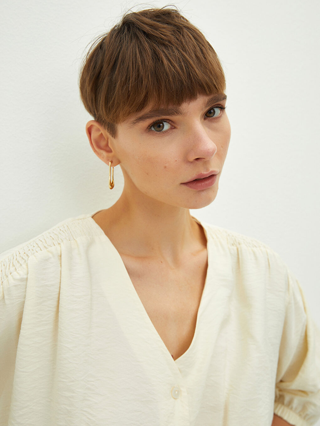 Bej V Yaka Düz Uzun Kollu Kadın Bluz-2