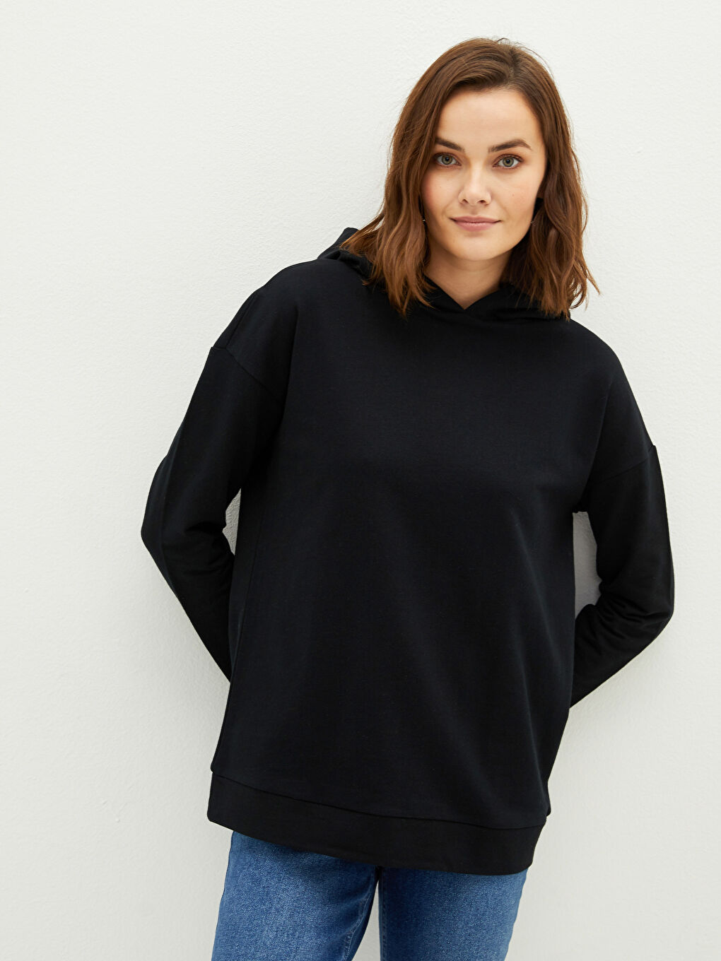 Женская толстовка с капюшоном однотонная с длинным рукавом
