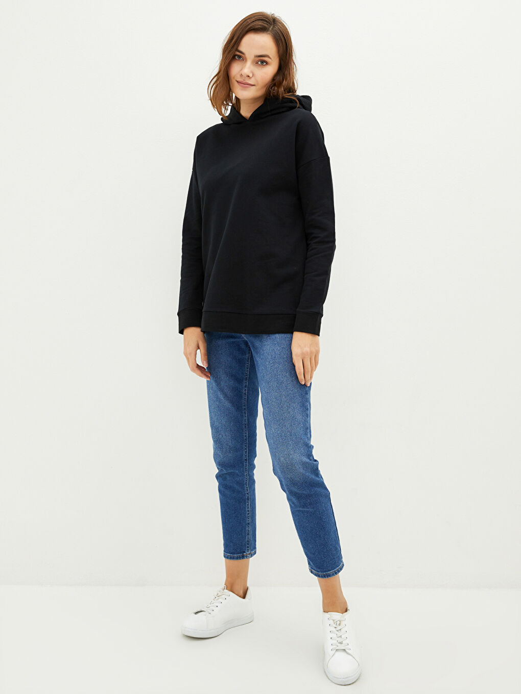 Женская толстовка с капюшоном однотонная с длинным рукавом-1