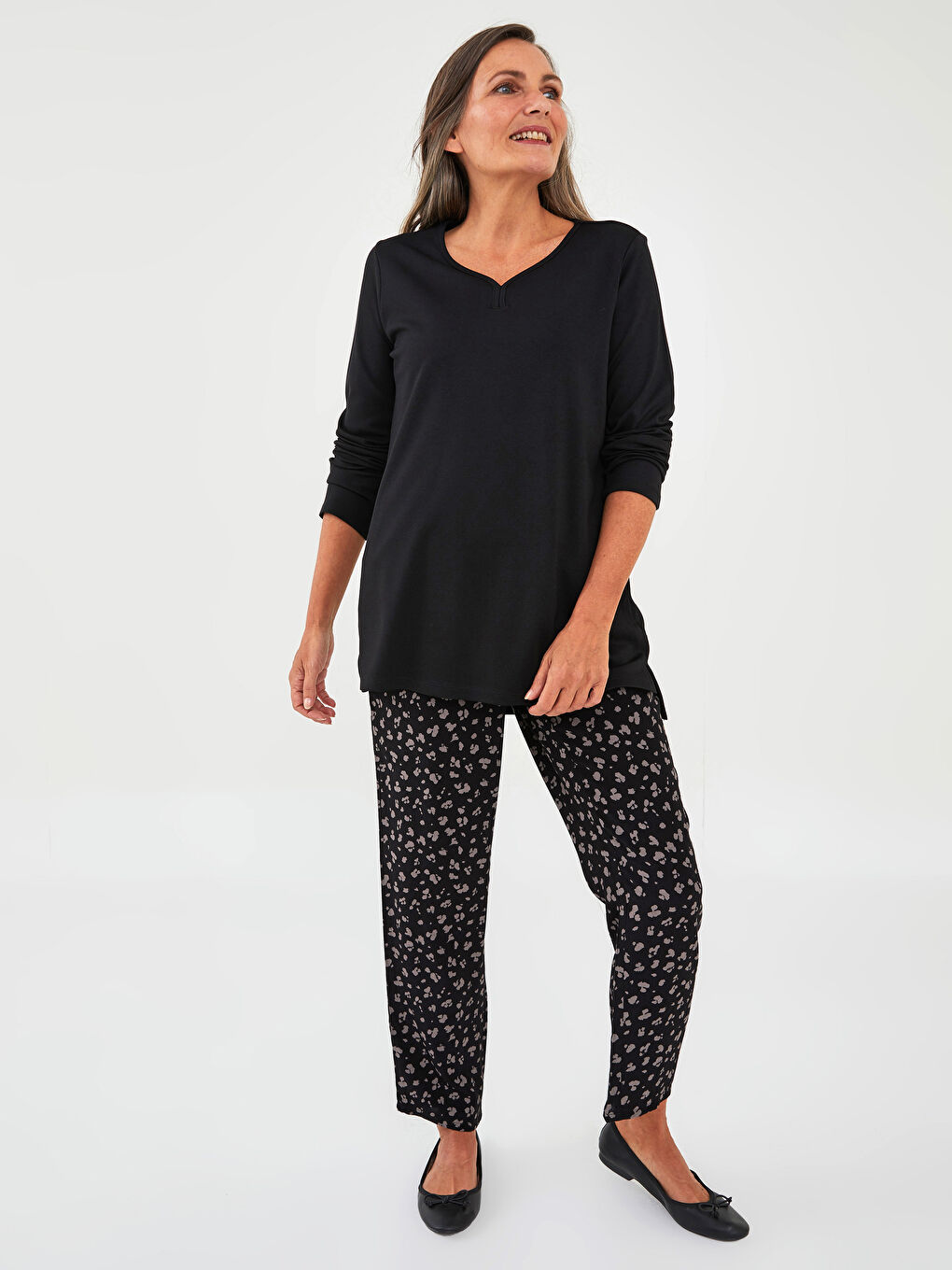 Siyah V Yaka Düz Uzun Kollu Kadın Bluz-2