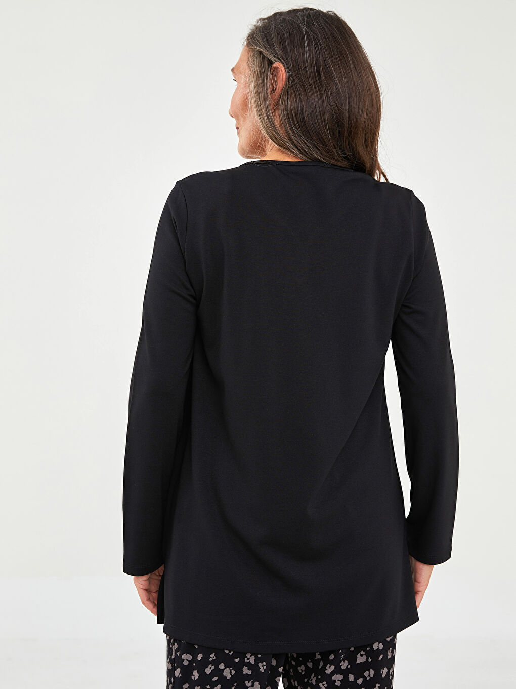 Siyah V Yaka Düz Uzun Kollu Kadın Bluz-4