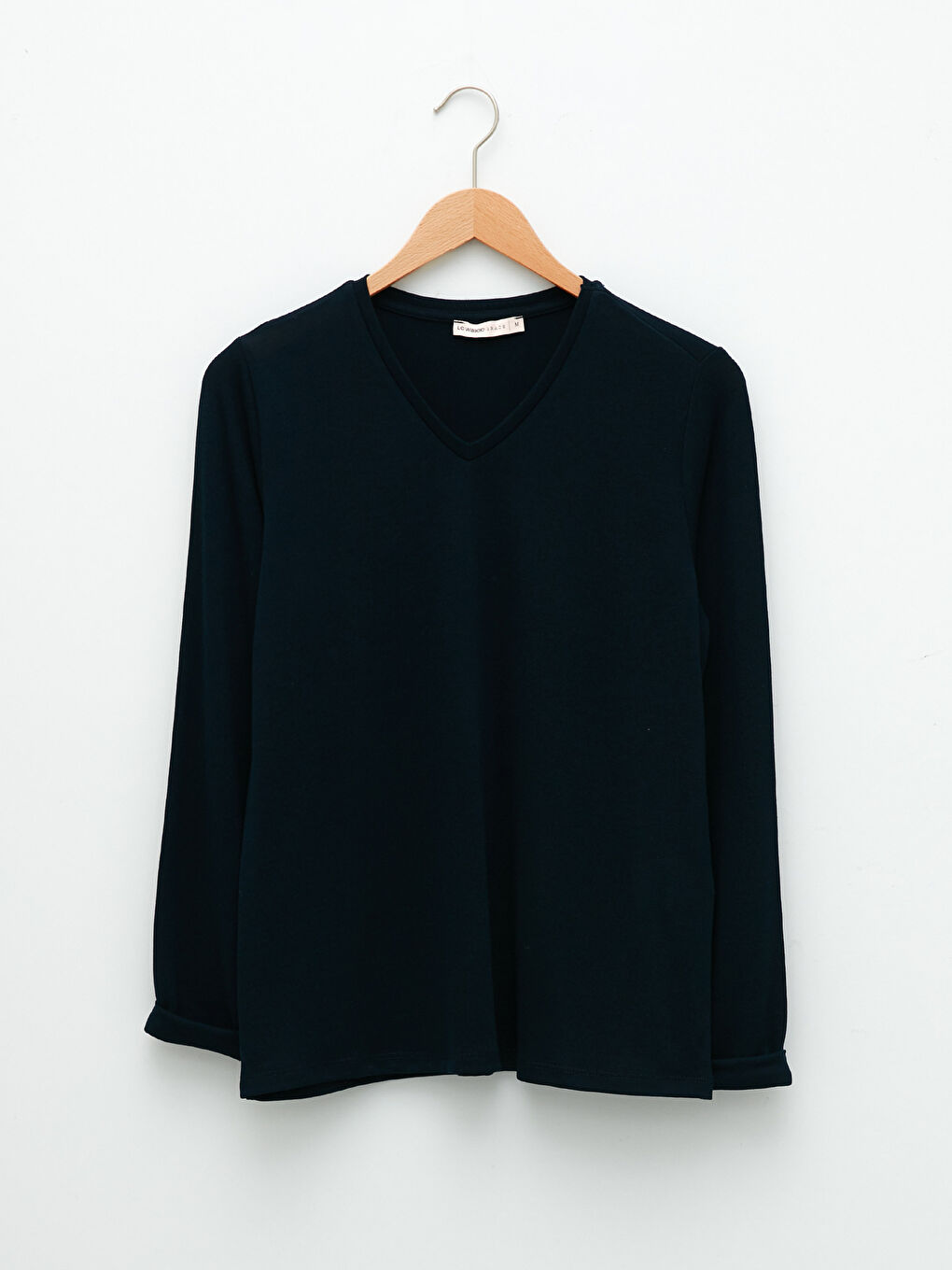 بلوزة نسائية بأكمام طويلة وياقة على شكل حرف V سادة-5