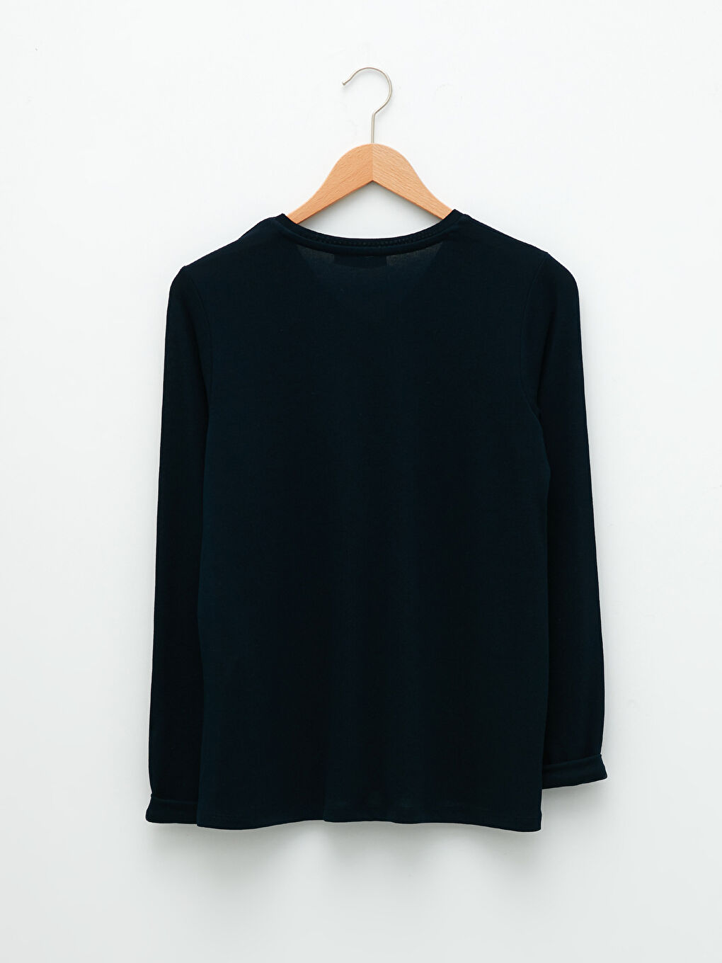 بلوزة نسائية بأكمام طويلة وياقة على شكل حرف V سادة-6