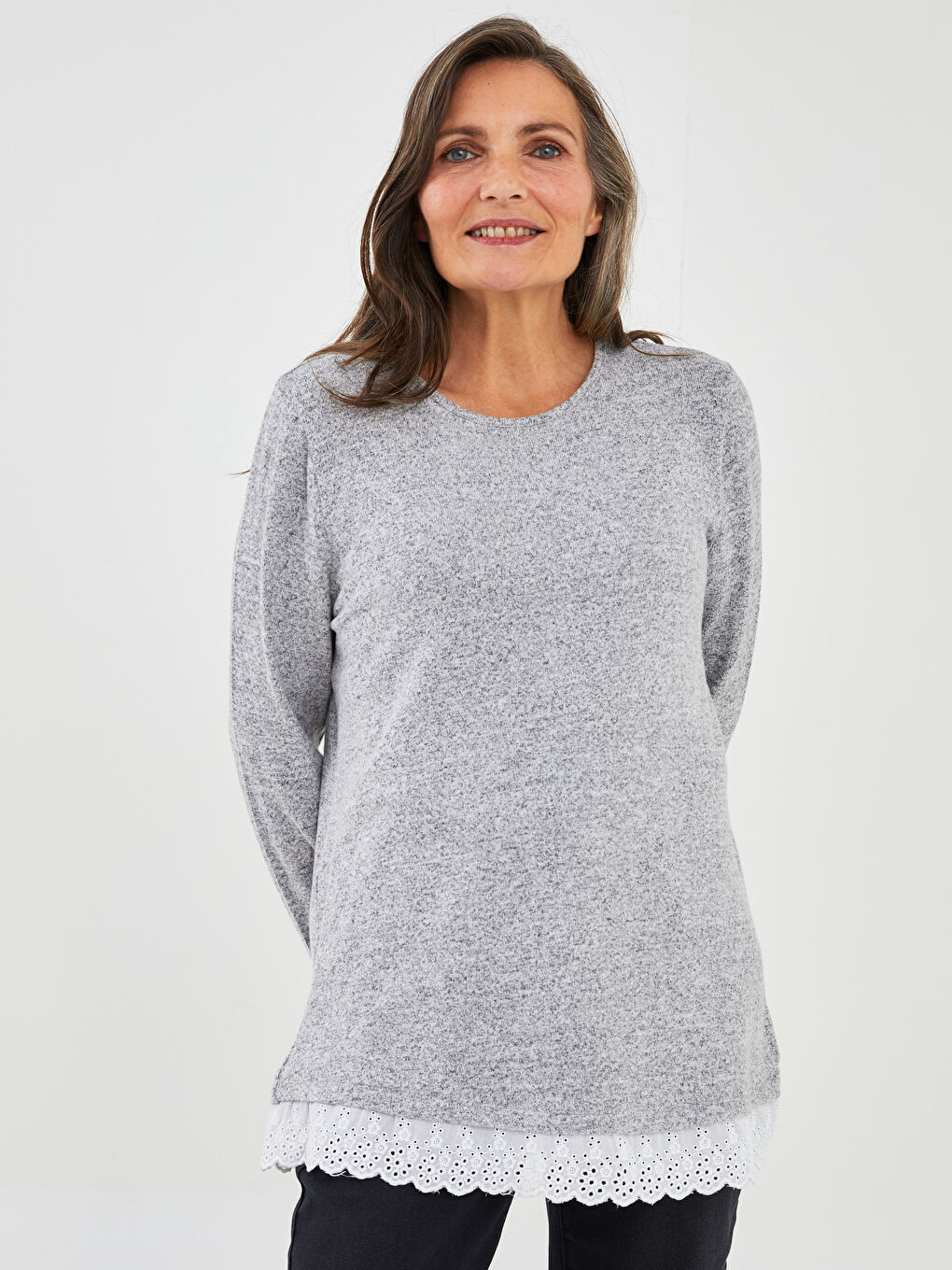 Gri Bisiklet Yaka Nakışlı Uzun Kollu Kadın Bluz-1